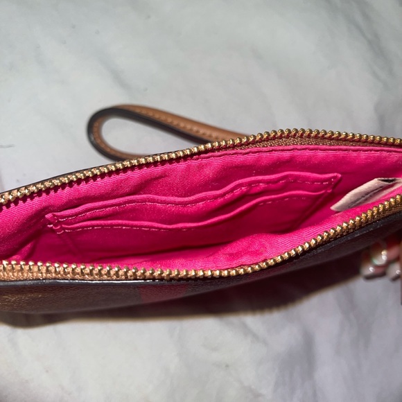 Small Coach wristlet - Picture 2 of 3